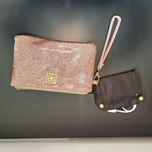 Liz Claiborne Glittery Pink charging wristlet NWOT - Picture 2 of 3